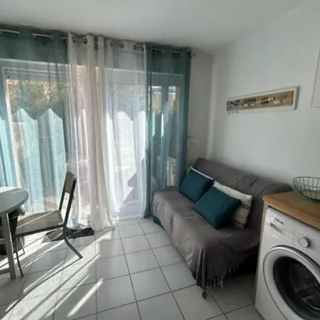 Air-conditioned House Hotel 3*